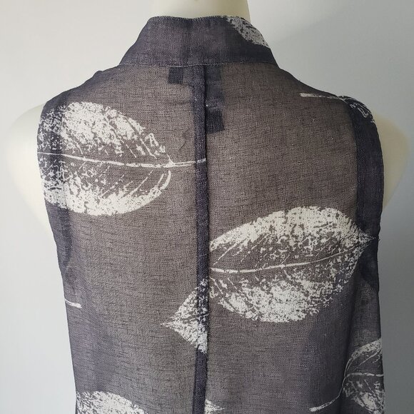 Gorgeous Grey + White Screen Printed Leaf on Linen Look Woven Fabric Vest - Picture 9 of 16